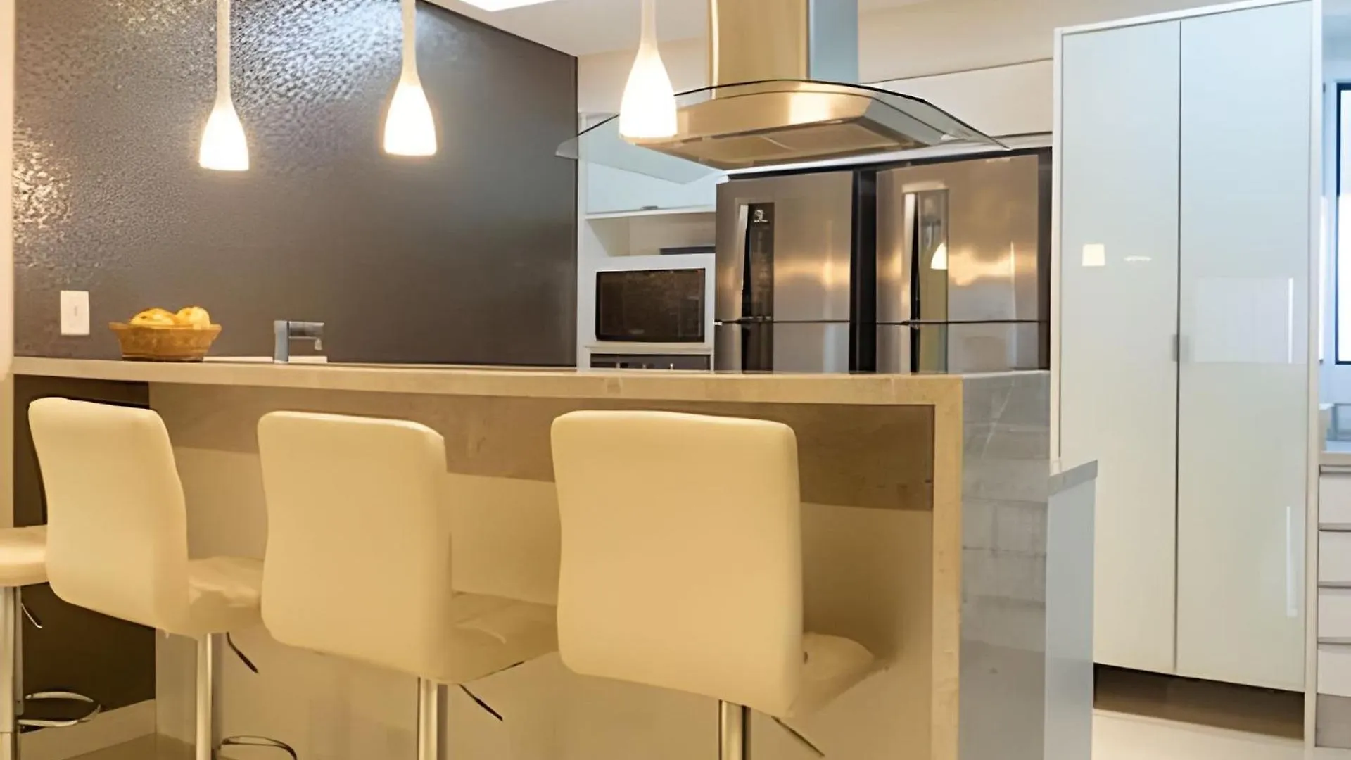Alto Padrao, 3 Vagas, 4 Suites, 100 Metros Praia Balneário Camboriú Brasile