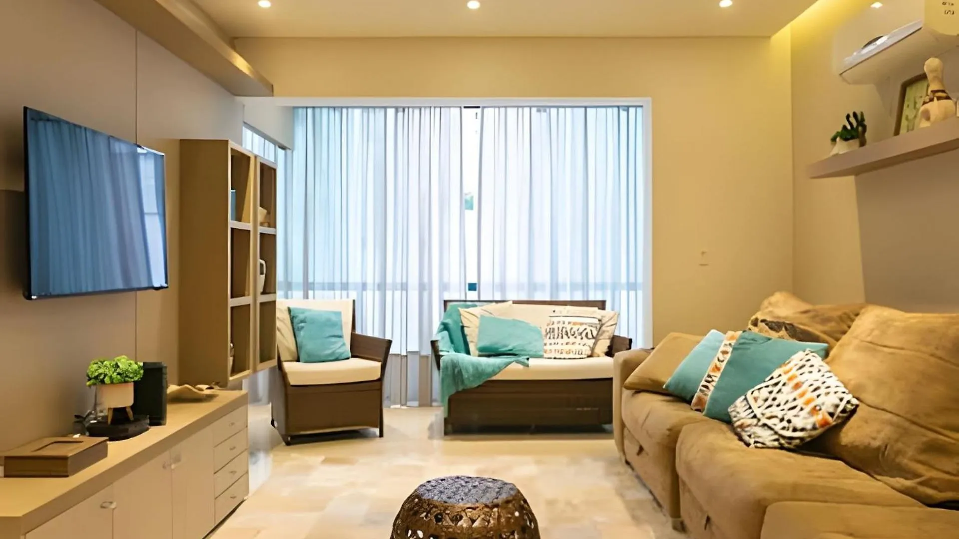 Alto Padrao, 3 Vagas, 4 Suites, 100 Metros Praia Balneário Camboriú Brasile